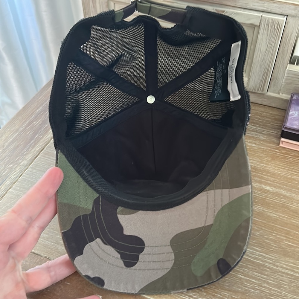 Valentino gorilla embellished logo mesh backed cap - Picture 9 of 15